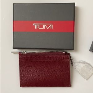 Tumi card holder with key ring